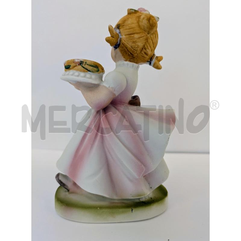 STATUA RAGAZZA CON TORTA  | Mercatino dell'Usato Lugagnano di sona 4
